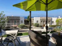 Charming 2-Bedroom Apartment with Ocean Views in Bahçeli Hotels in 