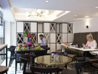 The Z Hotel Tottenham Court Road Hotels near Savile Row
