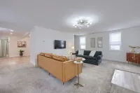 Spacious and Quiet 4BD Oasis - Private Yard