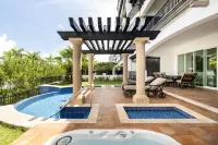 Holiday Inn Club Vacations Grand Residences All Inclusive by IHG - Hot Tub