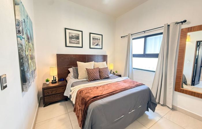 1 Bed Guest House-Walk to Everything-Patio-Gym-Pickleball Court-Bikes-Golf Cart