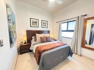 1 Bdrm Guest House -Walk to Everything -Bikes-Gym-Pickleball Court-Golf Cart