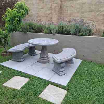 Petite Cottage Plett close to town Hotel Exterior
