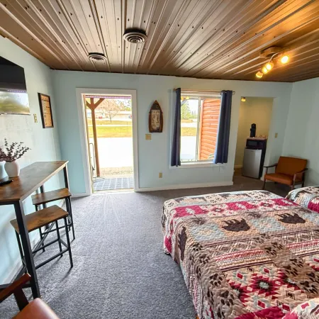 Peninsula Point Lodge