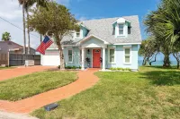 Bayside Waterfront Home With Private Patio