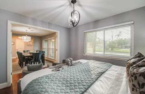 FIFA‑Ready | 5Br Retreat w/ Heated Pool & Fire Pit