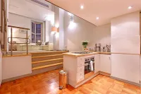Apartment Louis in the historic Mutual Heights building - ลอดจ์