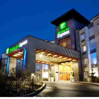 Holiday Inn Express & Suites LANGLEY by IHG Hotel Exterior