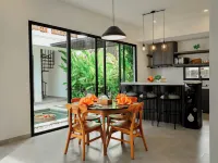 D'Kenyeri Villa by Aayan 克頓古海灘（Kedungu Beach）附近的飯店