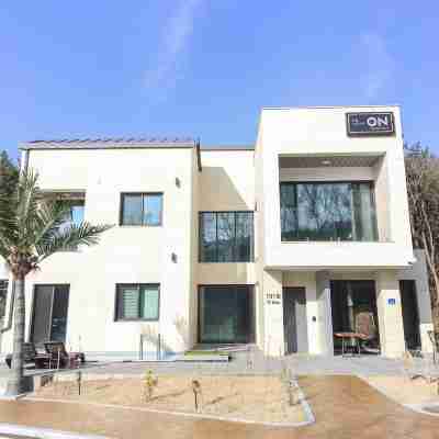 The on Tourist Hotel Hotel Exterior