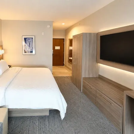 Holiday Inn Express Kenedy by IHG