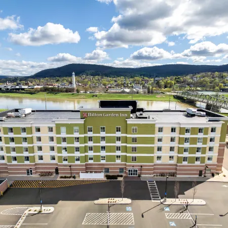Hilton Garden Inn Corning Downtown Отели в г. Корнинг