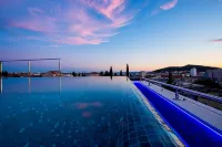 Annex Building of Art Hotel - Pools
