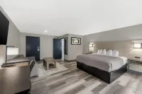 Red Lion Inn & Suites Kansas City - Pool