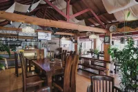 RedDoorz Syariah Plus Near Trans Studio Cibubur - breakfast