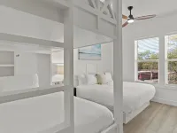 Woodland Shores by Avantstay Sleeps 22 Massive Pool + Spa Golf Cart + Game Room + BBQ Near Seaside Hotels in Walton County