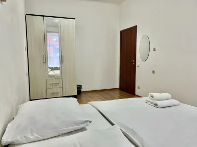 Simple Seasons Rooms Furnished Rooms Hotels near Russian Vodka Museum