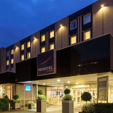 Novotel Maastricht Отели рядом с достопримечательностью «Хегум»