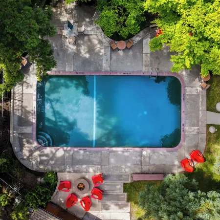 Redwood Hyperion Suites