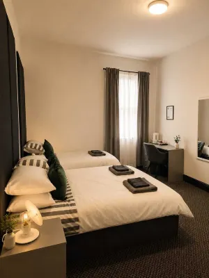 Double and Single Room with Private Bathroom - Homestays