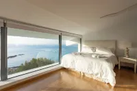 Icarus Luxury Beachfront Villa - Hot Springs