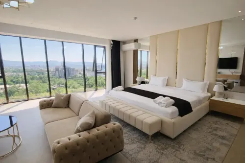 Hotel Aram Baland Hotel 13th floor