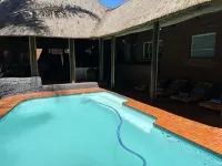 Koi LIV-Inn - Pools
