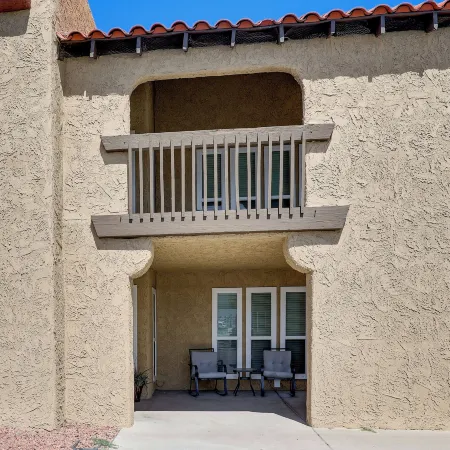 1 Mi to Unlv & Strip! Modern Vegas Condo