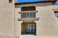 1 Mi to Unlv & Strip! Modern Vegas Condo - Homestays
