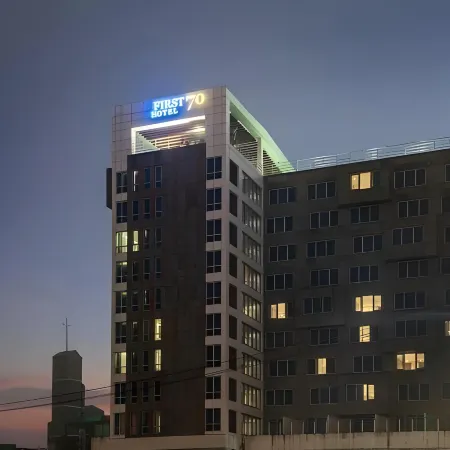 Noblepia Hotel Отели рядом с достопримечательностью «Остров Сопсом»
