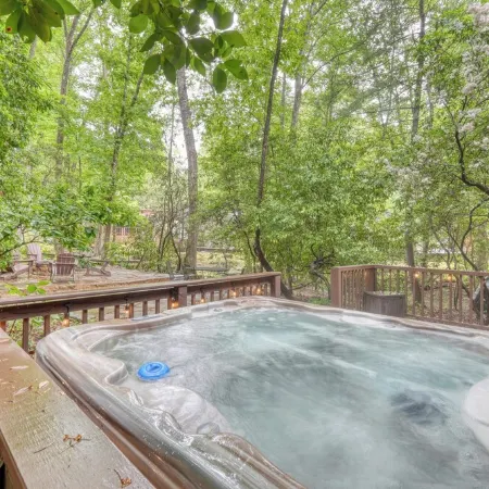 Creekside Cabin - Hot Tub, Firepit, Porch