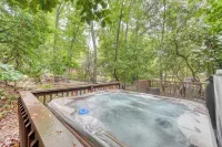Creekside Cabin - Hot Tub, Firepit, Porch - Alppimaja