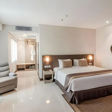 Solo Paragon Hotel & Residence