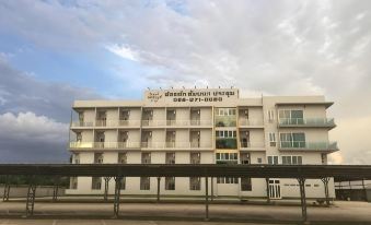 River Residence Saraburi Hotel