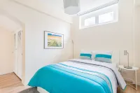Oeiras Modern and Spacious Flat - مطابخ