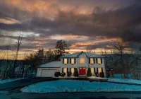 Spacious 4-bedroom house in charming Pocono Mountains WiFi, AC, Golf, Game room - 4-Star