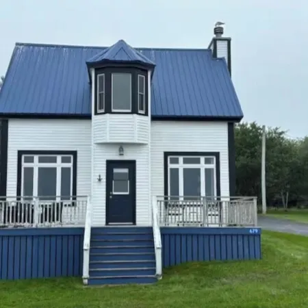 Oceanfront 3-Bedroom Captain's House