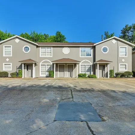 Near MSU & Historic Cotton District! Condo w/ Pool