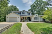 Spacious Family Home Near Lake of the Ozarks! - spa