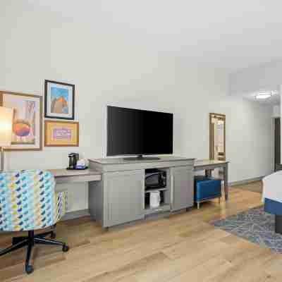 Hampton Inn & Suites by Hilton Knightdale Raleigh Rooms