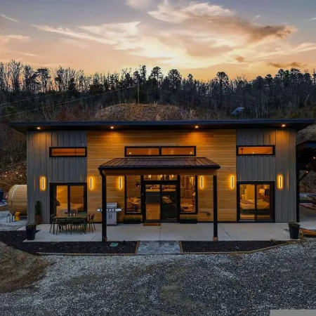 Luxe Mtn Cabin - Sleeps 9 - Sauna - Hot Tub - Games