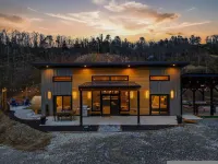 Luxe Mtn Cabin - Sleeps 9 - Sauna - Hot Tub - Games - 3-Star