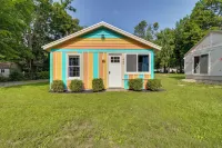Fire Pit, Gas Grill! Bright Cottage By Devils Lake - Apartments