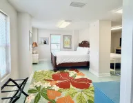 Walk To The Beach At Beacon Hill. - 2-Star