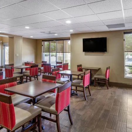 Comfort Suites at the University