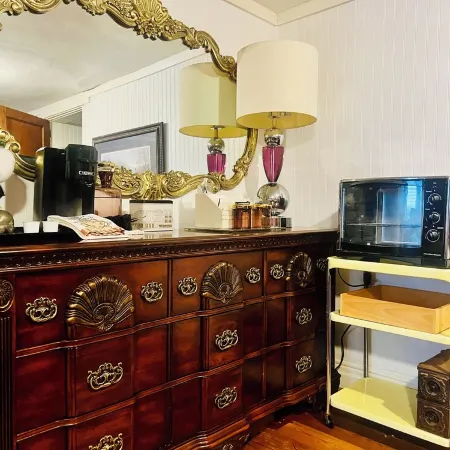 18th Cent. Charm in Historic Downtown Annapolis