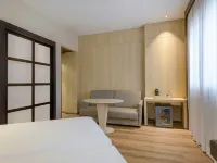 AC 호텔 발렌시아 바이 메리어트 토레스 데 콰르트 주변 호텔