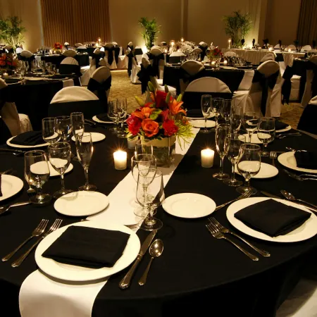 DoubleTree by Hilton Hotel Milwaukee - Brookfield