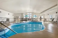 Red Roof Inn & Suites Tomah - Bãi đậu xe