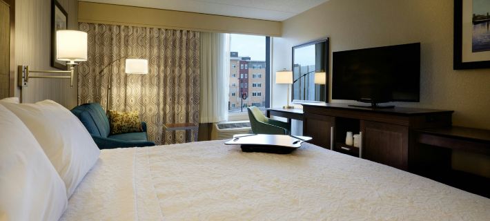Hampton Inn Green Bay Downtown Hotels in Brown County